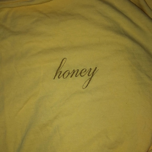 Brandy Melville Long Sleeve Honey Tee - Picture 2 of 4